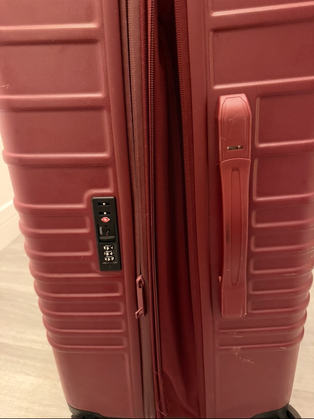 BEIS Burgundy Hard Shell Rolling Suitcase Large check in roller - Picture 5 of 6